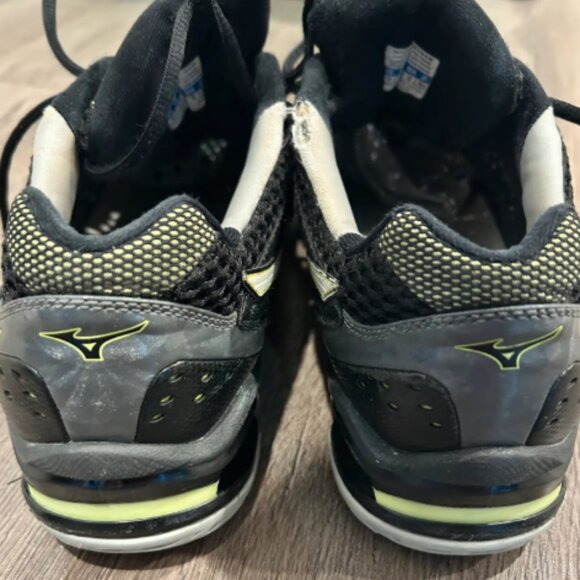 Mizuno Court Shoes (Size 10) - Picture 5 of 6